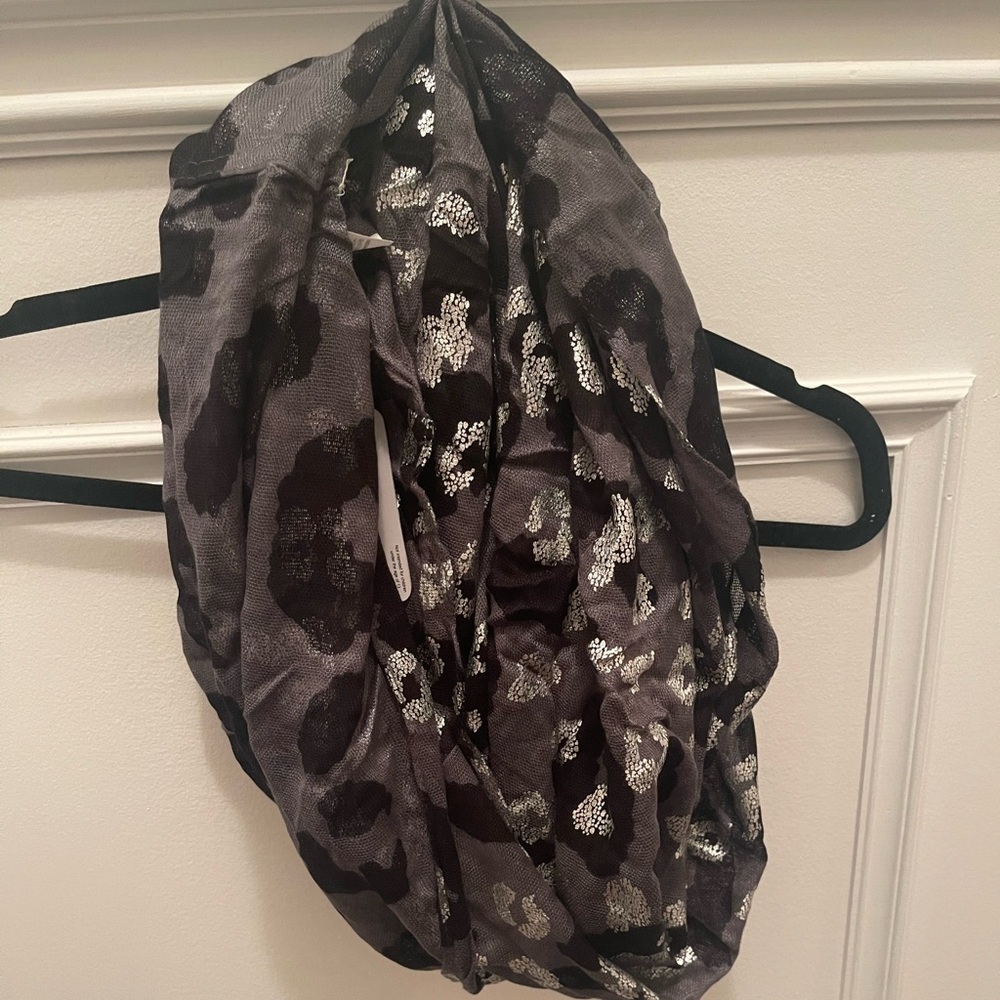 Charming Charlie Print Scarf New with tags